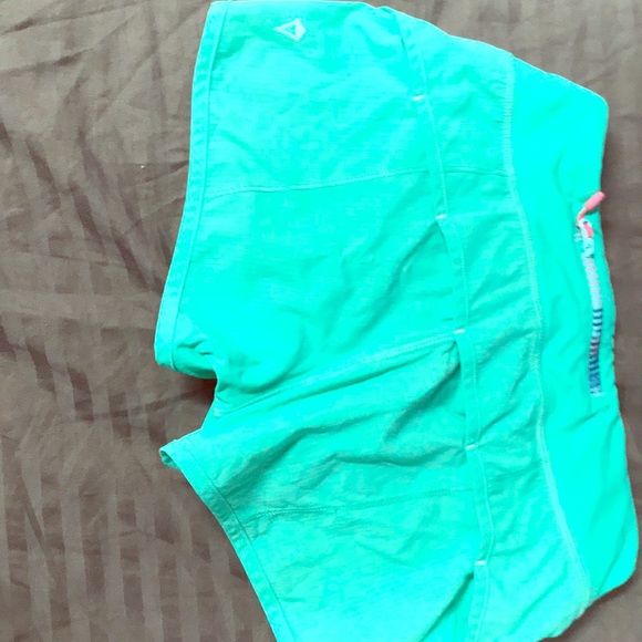 Ivivvia shorts size 2 - Picture 1 of 2